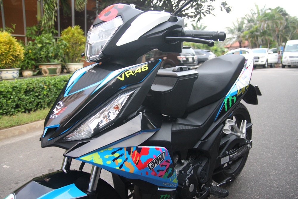 Honda Winner 150 thay tem cua tin do Valentino Rossi hinh anh