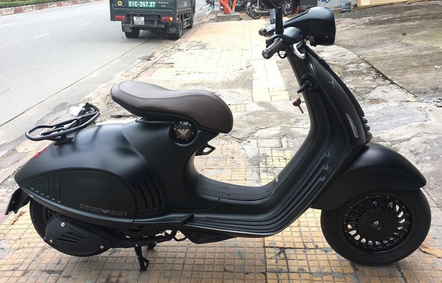 Vespa 946 Emporio Armani bán ở Việt Nam ảnh 1 Vespa 946 Emporio Armani ban o Viet Nam anh 1