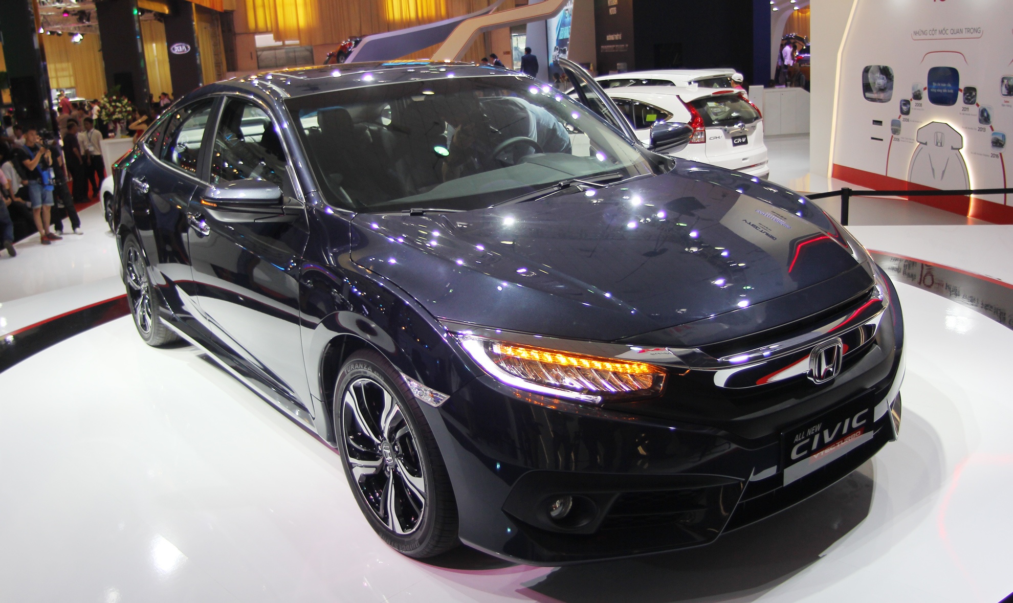 5 mau xe hut khach nhat Vietnam Motor Show 2016 hinh anh