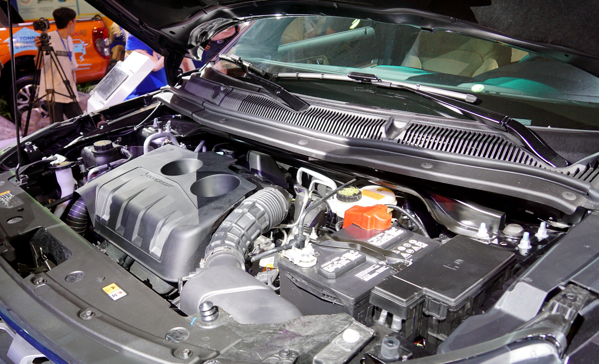 Ford Explorer ban o Viet Nam anh 8