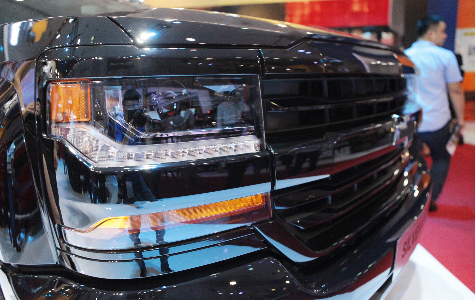 Chevrolet Silverado den Viet Nam anh 3