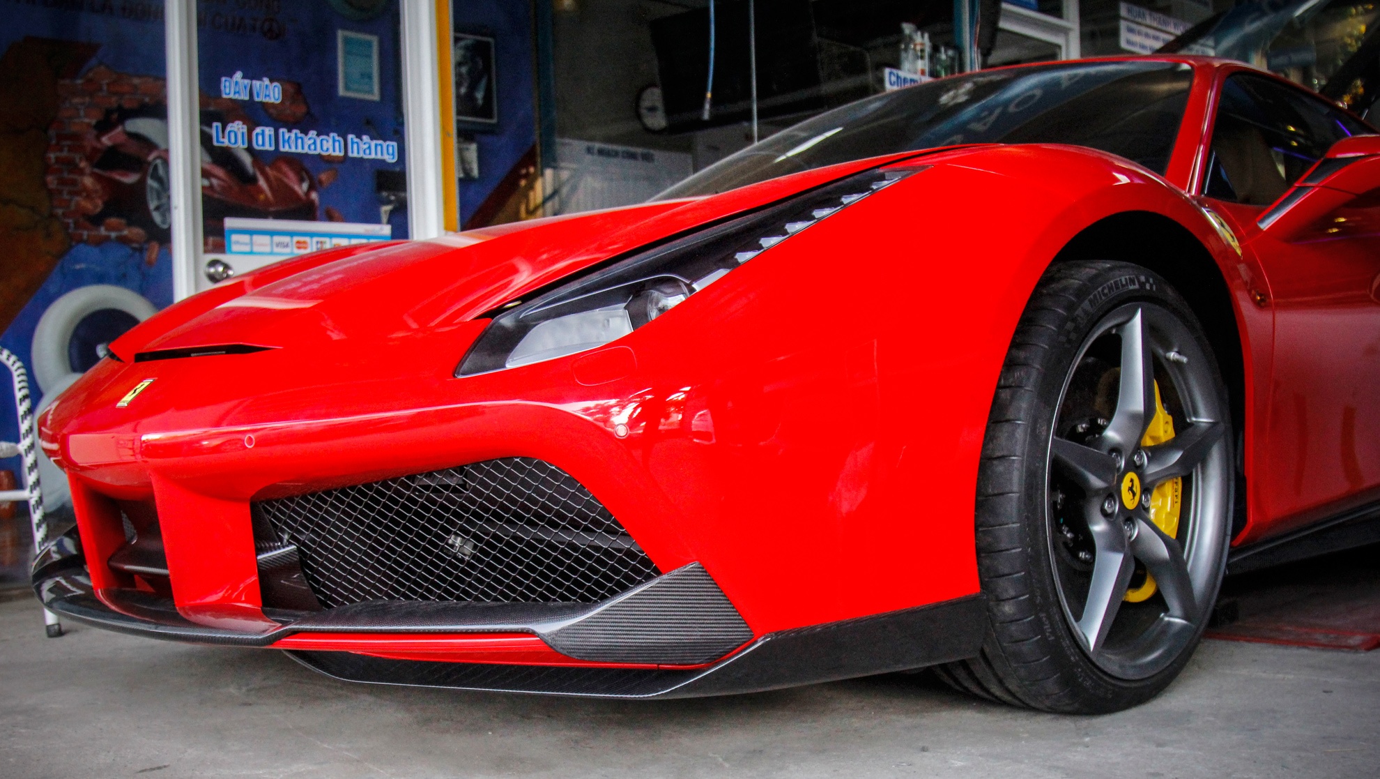 Ferrari 488 GTB do o Da Nang anh 2