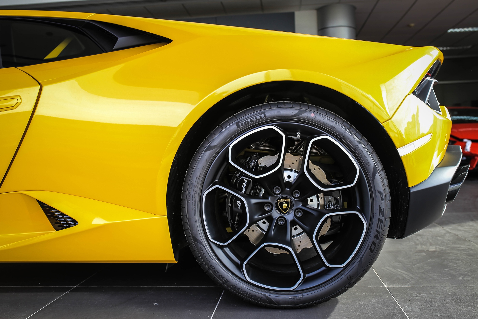 Lamborghini Huracan cau sau o Viet Nam anh 4