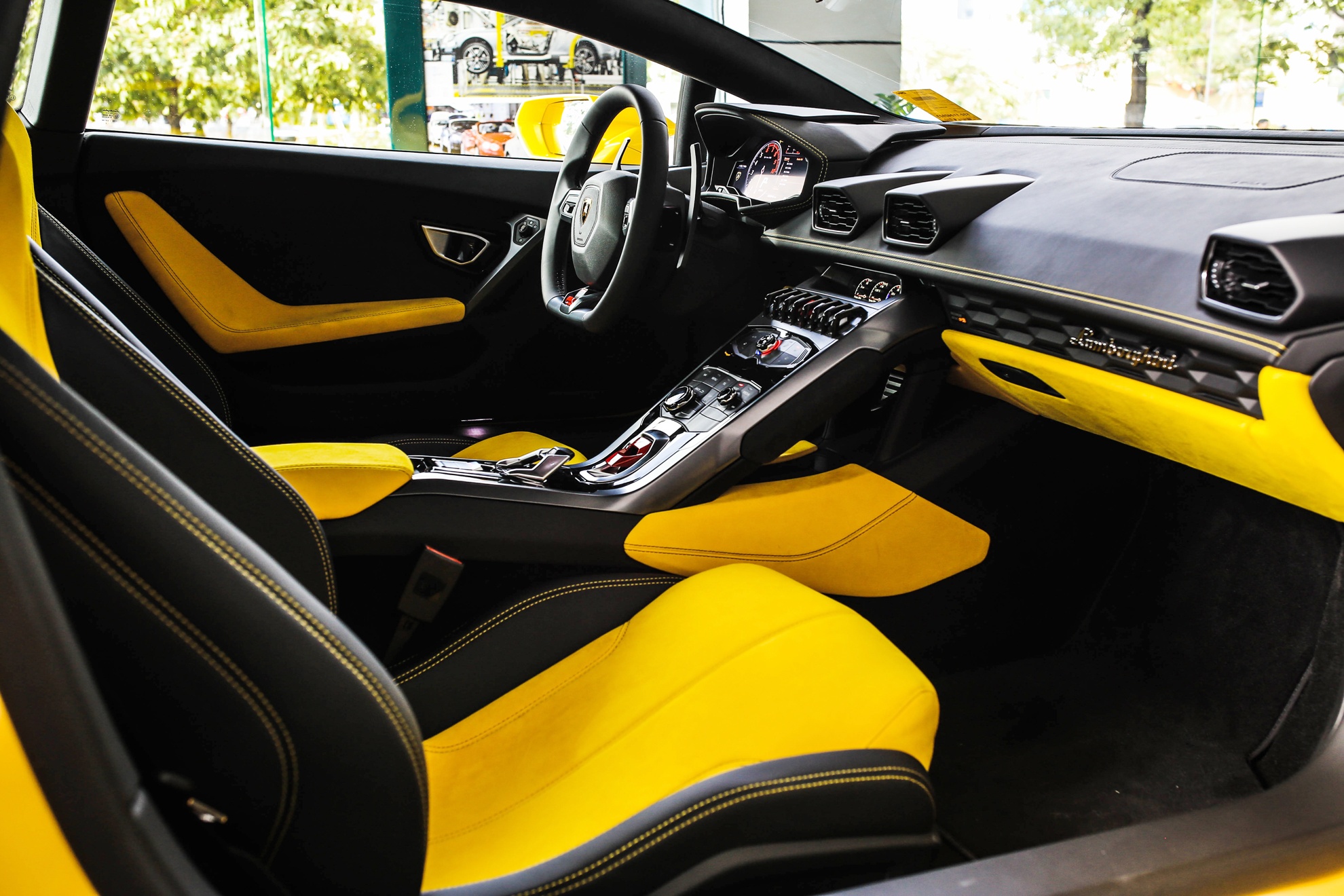 Lamborghini Huracan cau sau o Viet Nam anh 5