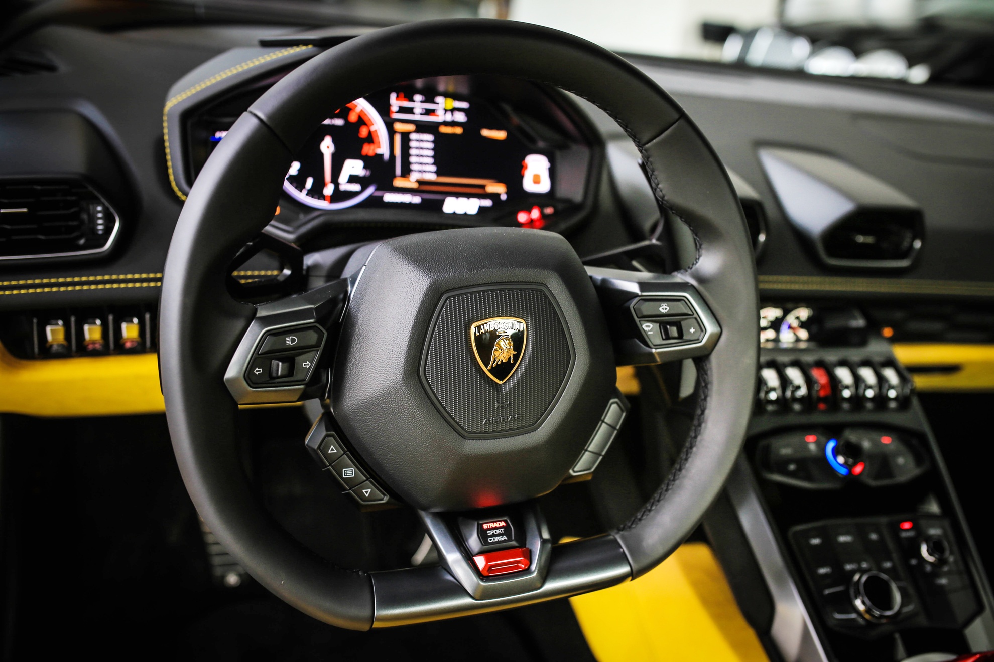 Lamborghini Huracan cau sau o Viet Nam anh 6