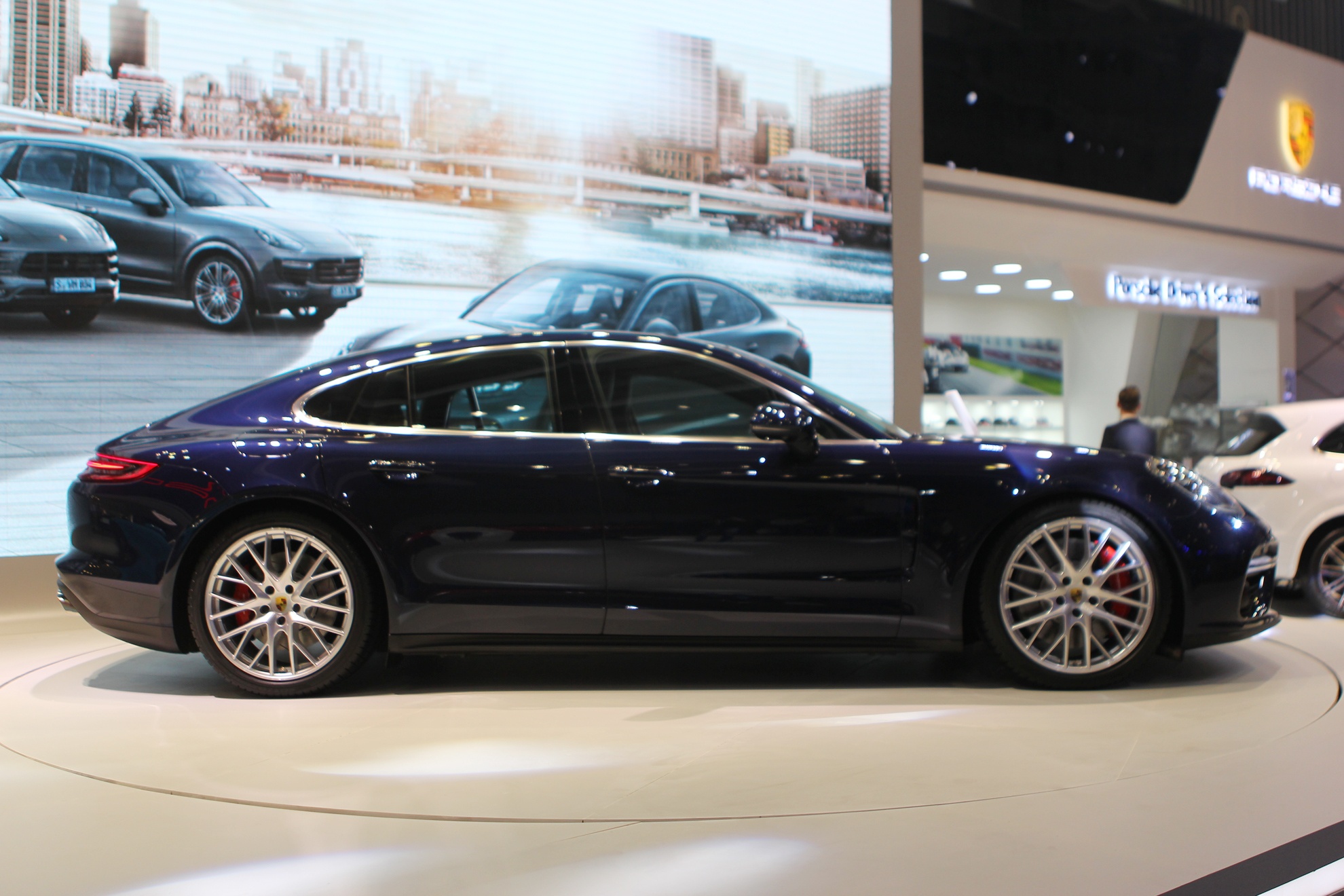 Porsche Panamera Turbo 2017 o Viet Nam anh 1