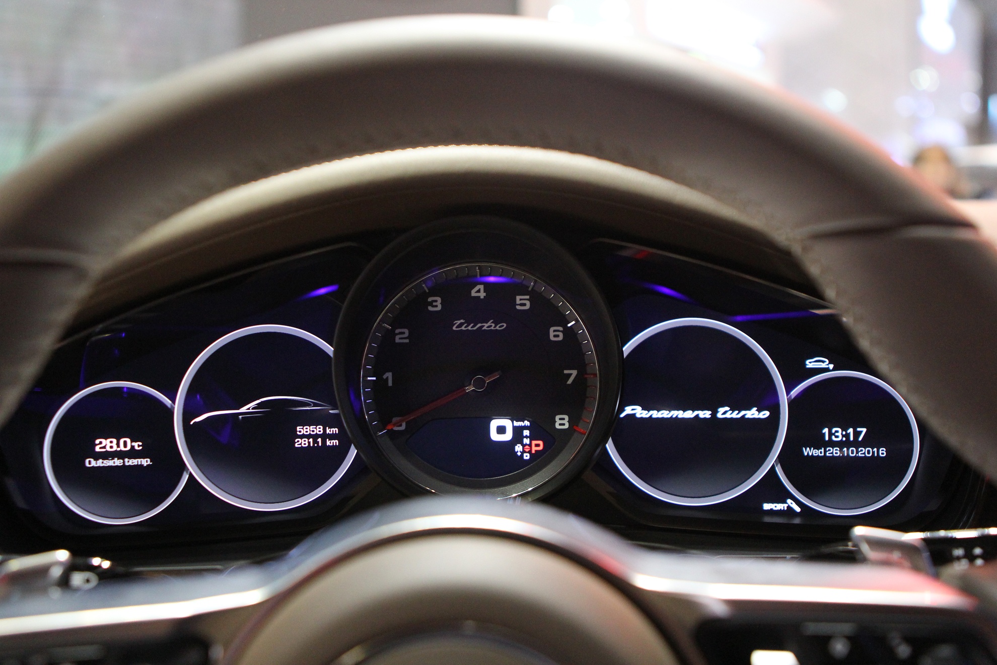 Porsche Panamera Turbo 2017 o Viet Nam anh 9