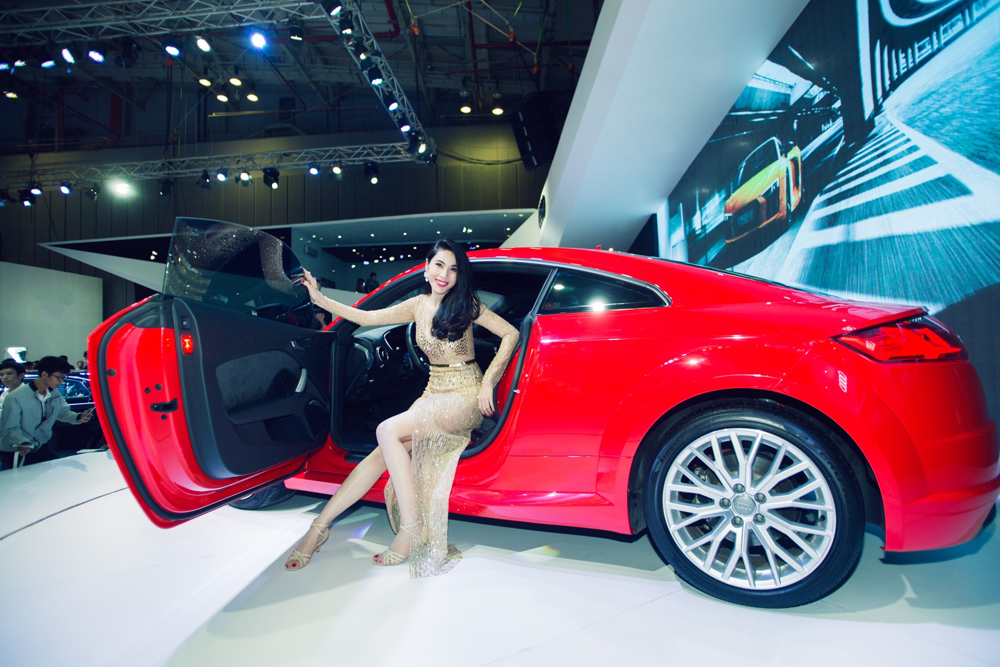 Dan sao dai su Audi anh 1