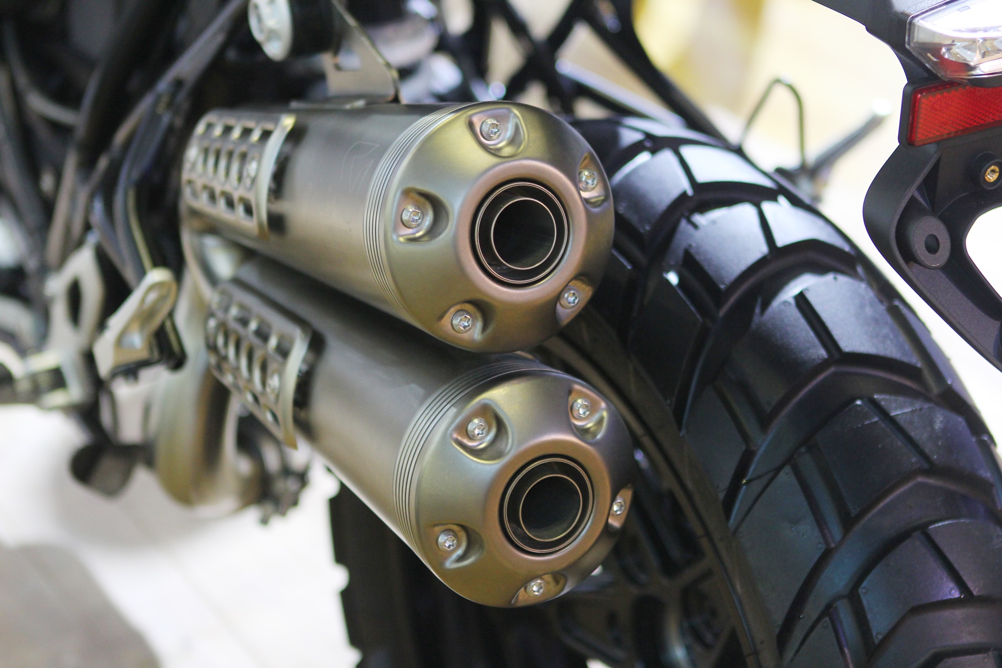 BMW RnineT Scrambler về Việt Nam ảnh 11 BMW RnineT Scrambler ve Viet Nam anh 11