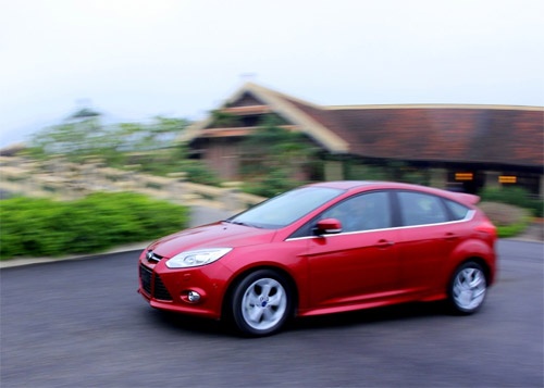 Ford trieu hoi hon 1.000 xe Focus va Everest doi cu o VN hinh anh