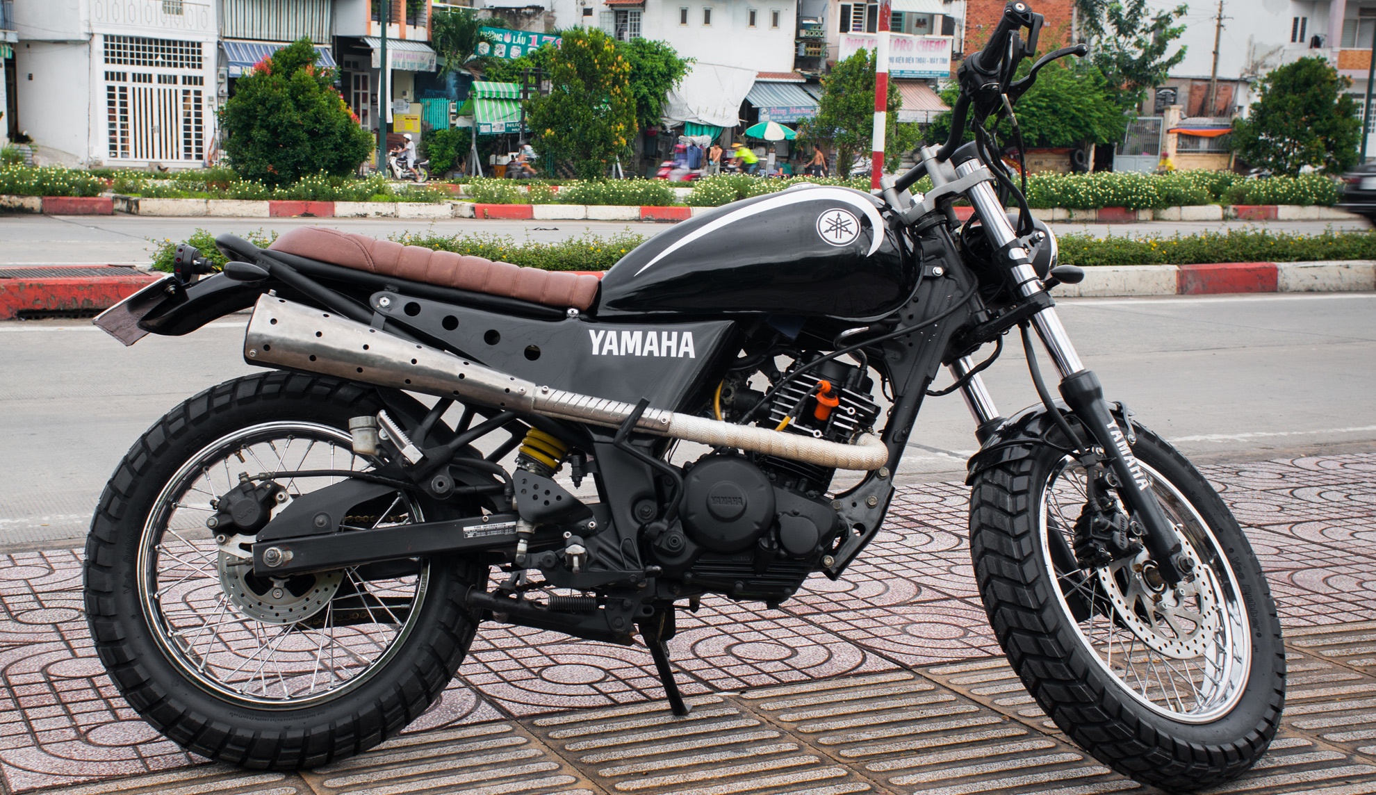 Yamaha FZ150 do phong cach co dien o Viet Nam anh 1