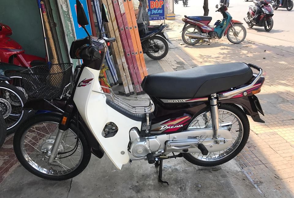 Anh chi tiet Honda Super Dream doi 2000 hang hiem o Sai Gon hinh anh