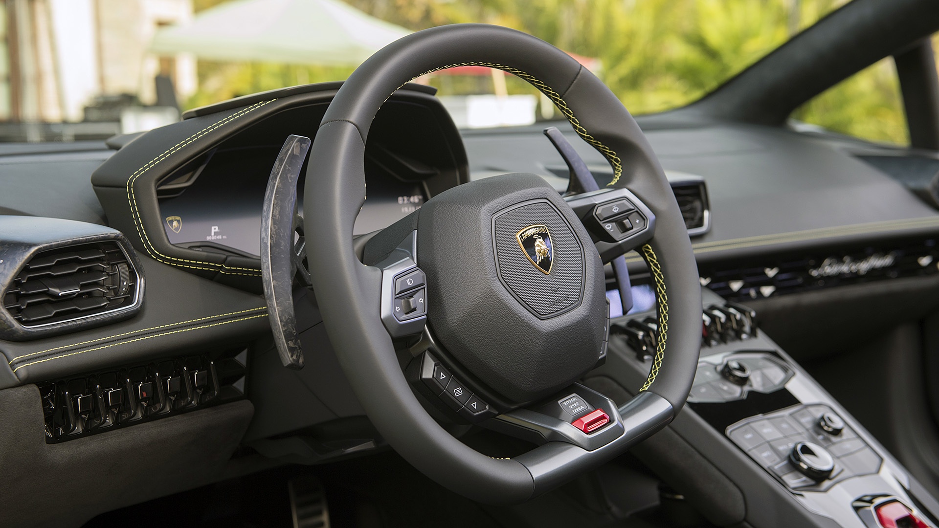 Lamborghini Huracan LP580-2 Spyder ra mat anh 6