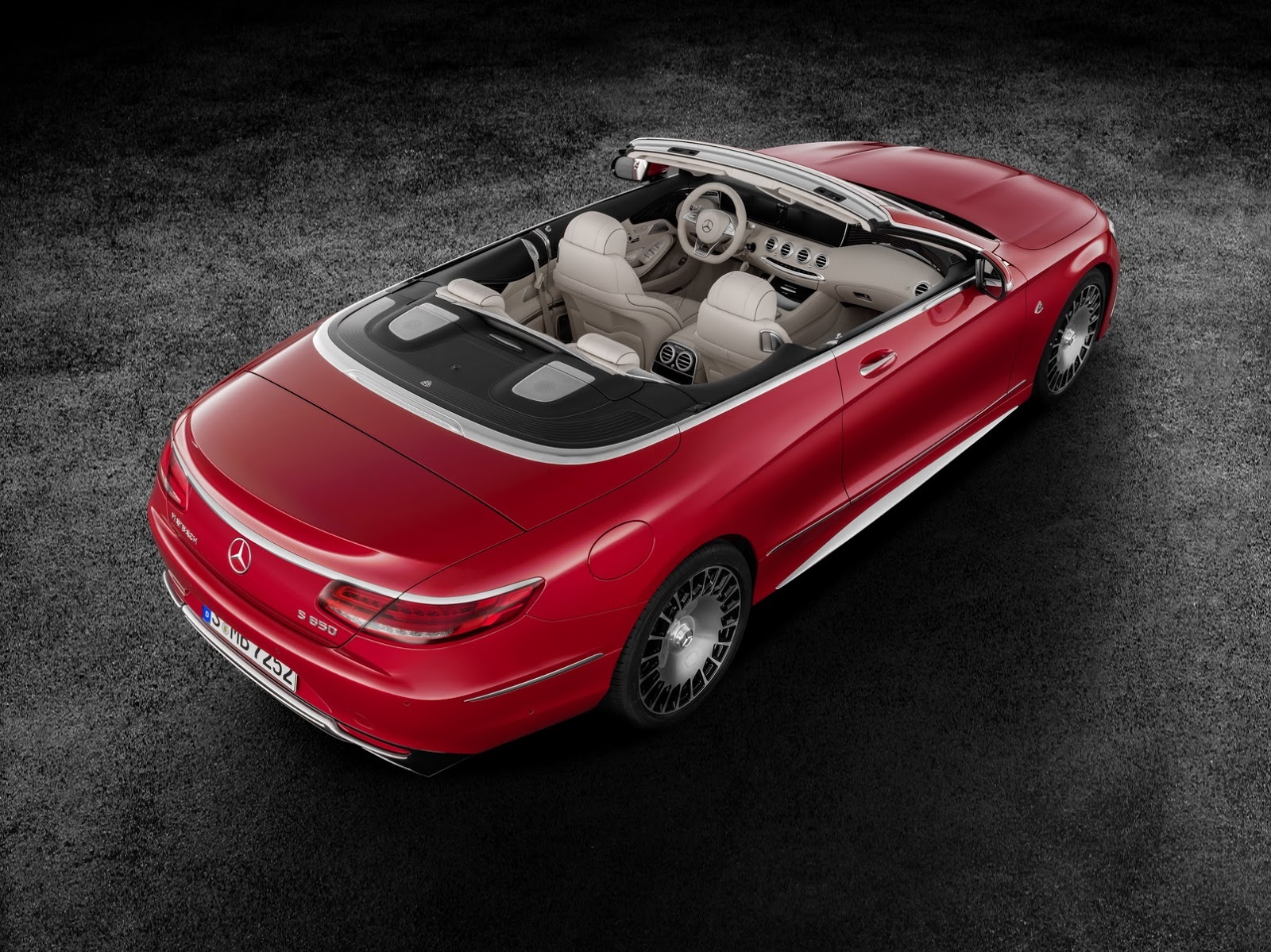 Mercedes-Maybach mui tran ra mat voi gia gan 322.000 USD hinh anh