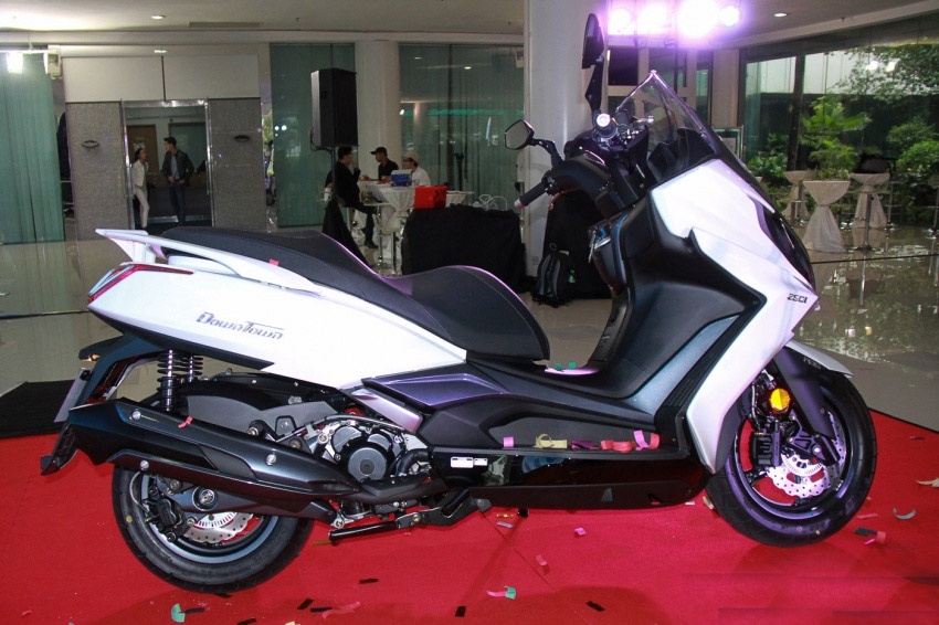 Kymco ra xe tay ga 250 phan khoi, gia hon 5.000 USD hinh anh