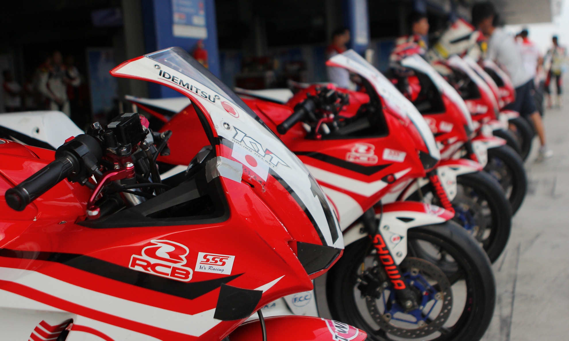 Can canh dan xe dua 250 phan khoi cua Honda o Thai Lan hinh anh