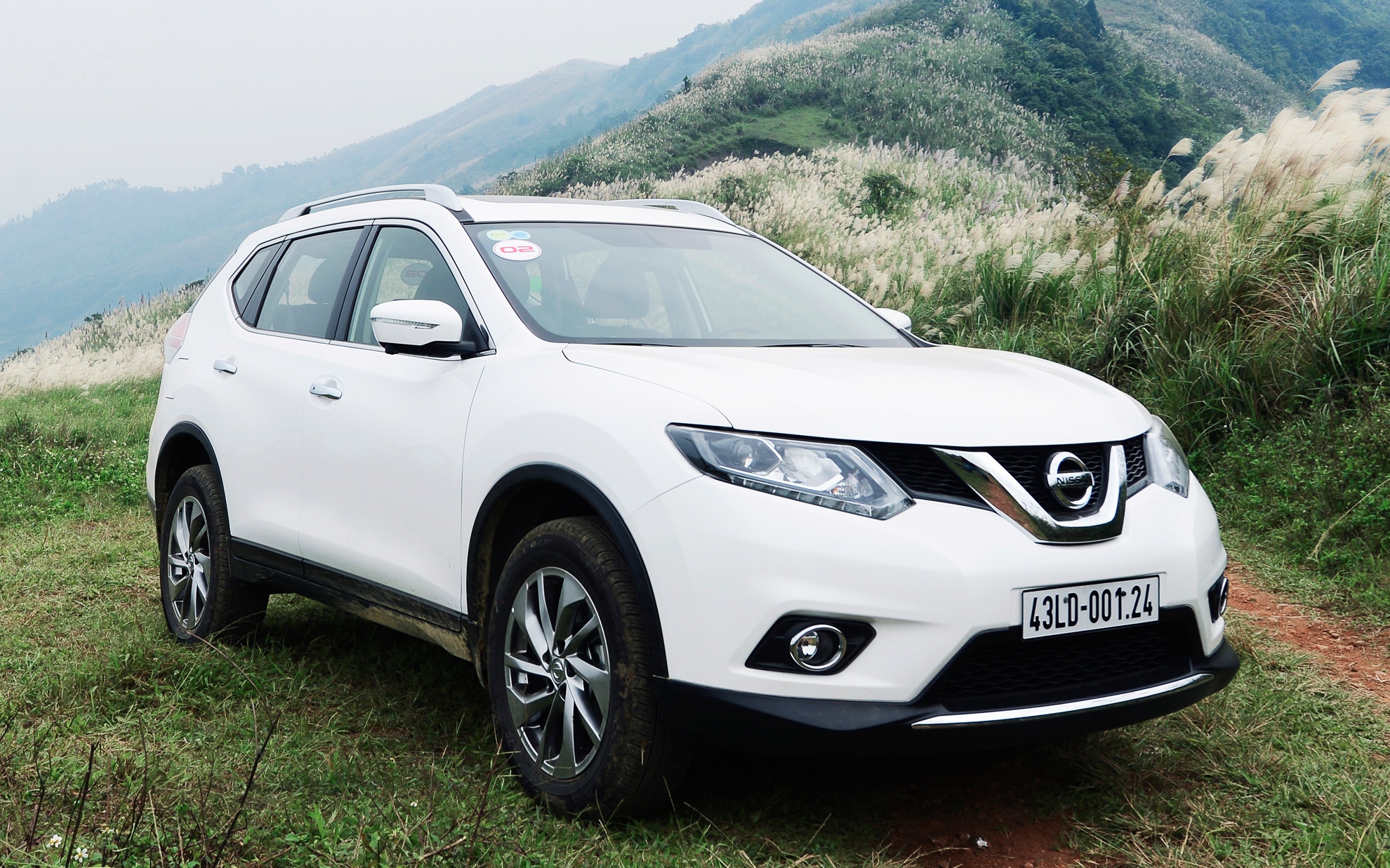 Giam gia sau, Nissan X-Trail lan dau vuot Mazda CX-5 va Honda CR-V hinh anh