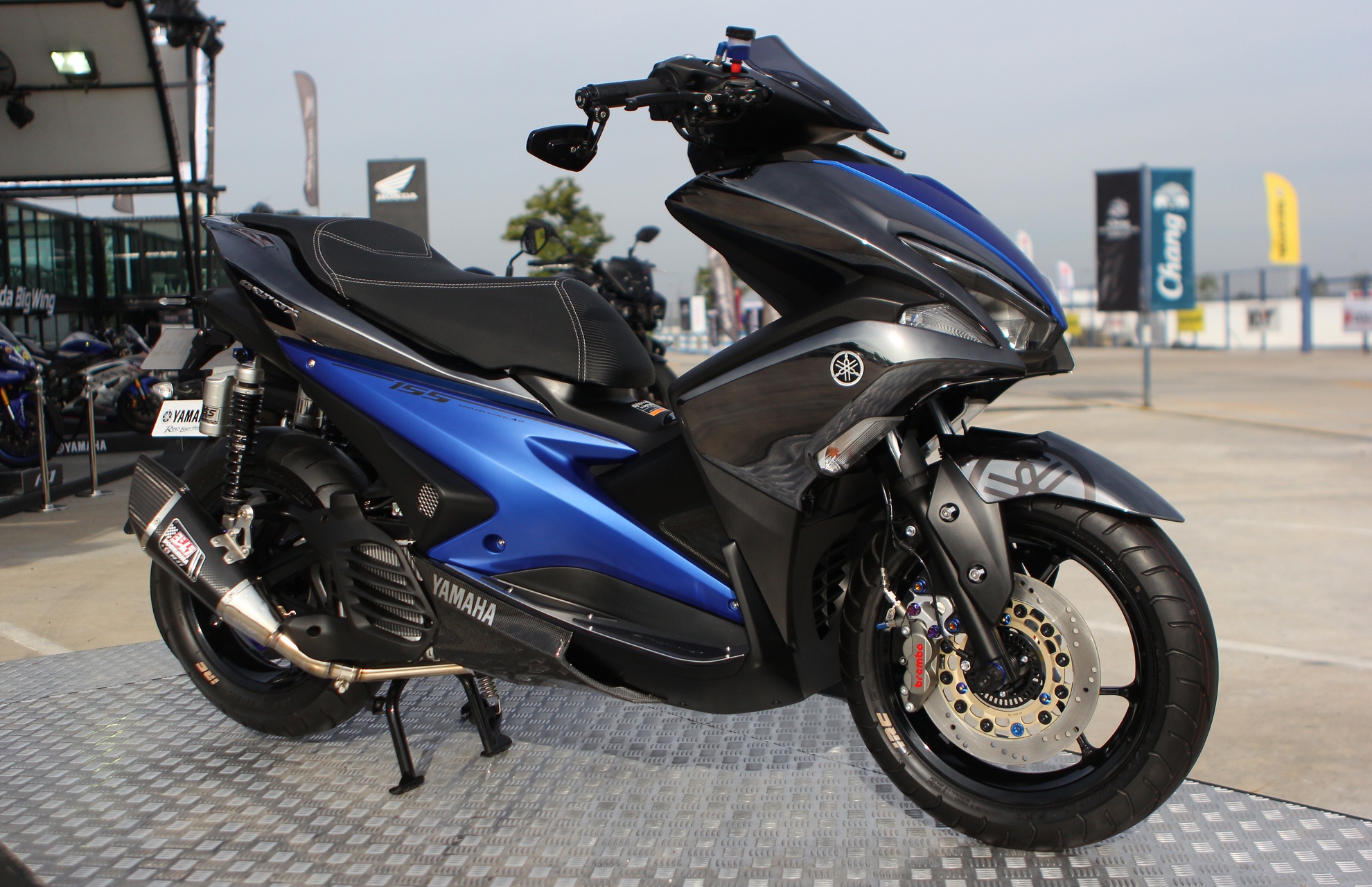 Xe thay the Nouvo do do choi hang hieu anh 1