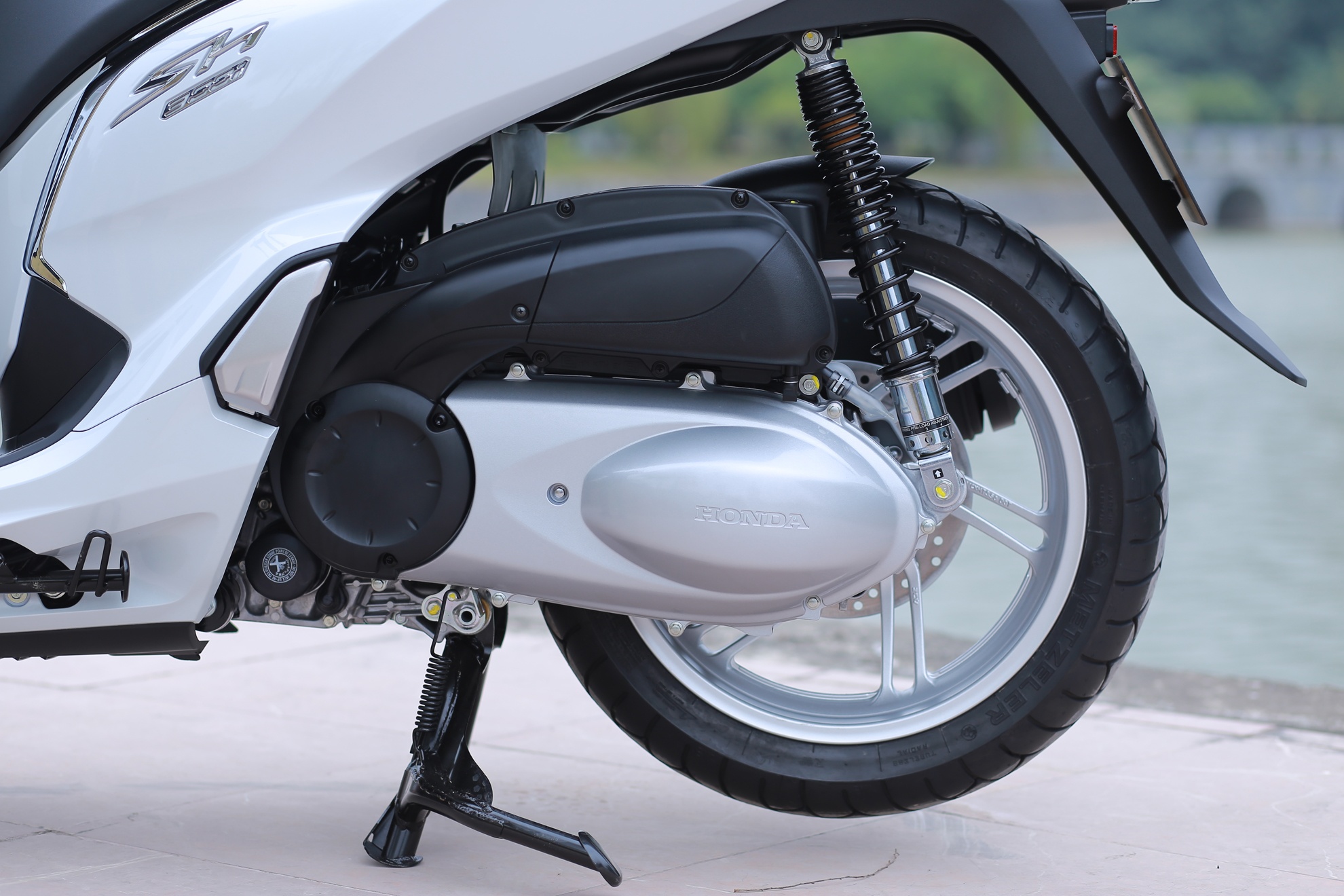 Anh Honda SH 300i ABS o Viet Nam anh 11