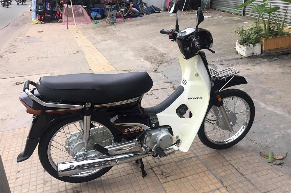 Honda Super Dream hang doc o Sai Gon anh 12