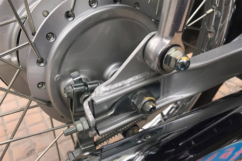 Honda Super Dream hang doc o Sai Gon anh 5