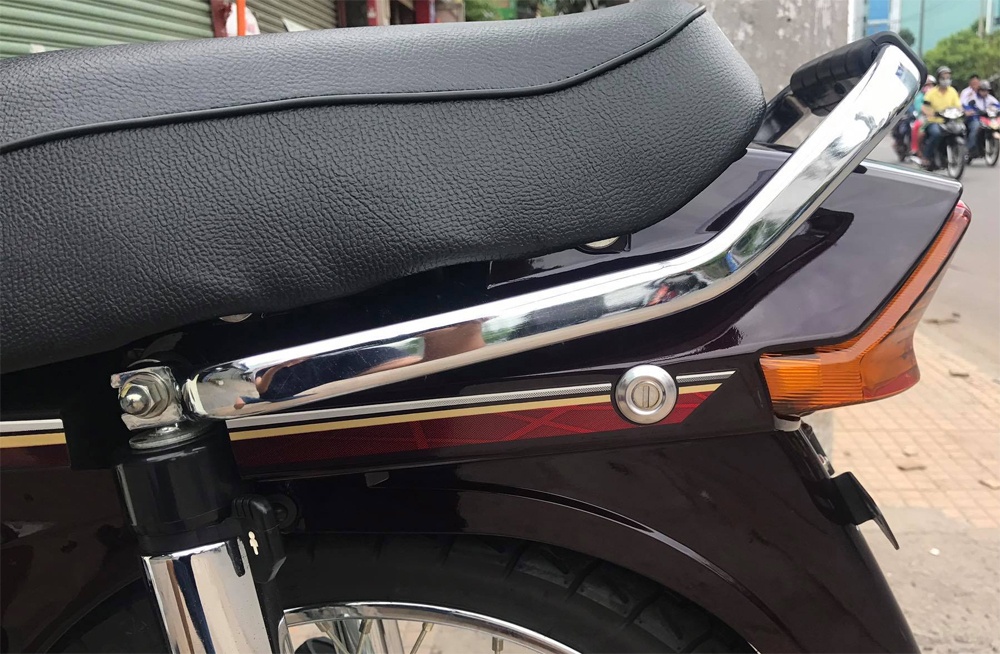 Honda Super Dream hang doc o Sai Gon anh 7