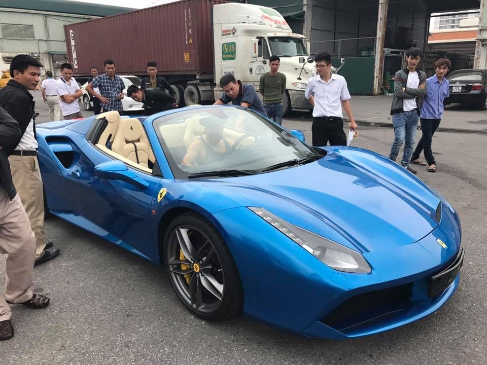 Ferrari 488 Spider dau tien ve Viet Nam hinh anh