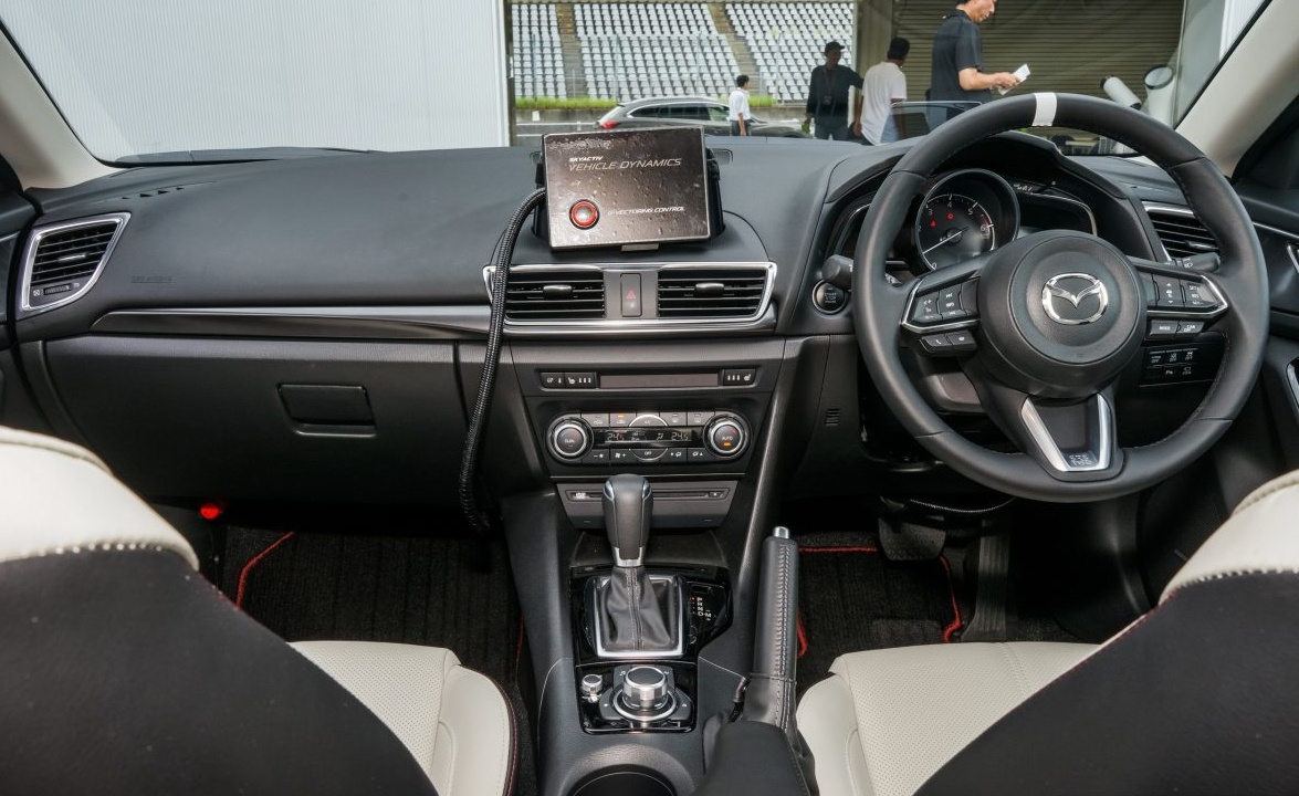 Mazda 3 2017 ra mắt ở Thái Lan ảnh 2 Mazda 3 2017 ra mat o Thai Lan anh 2