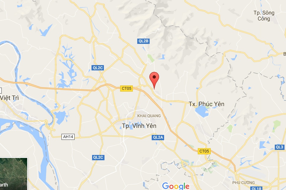 Toyota Innova lat ngua o Vinh Phuc anh 1