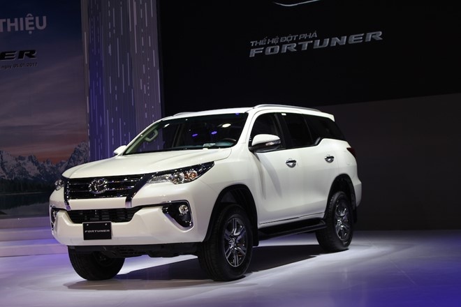 Toyota Fortuner 2017 chay luot rao ban cao hon xe moi o Sai Gon hinh anh