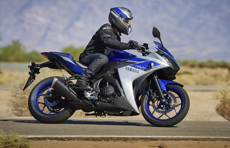 Yamaha YZF-R25 2017 them 2 mau moi, gia gan 4.700 USD hinh anh