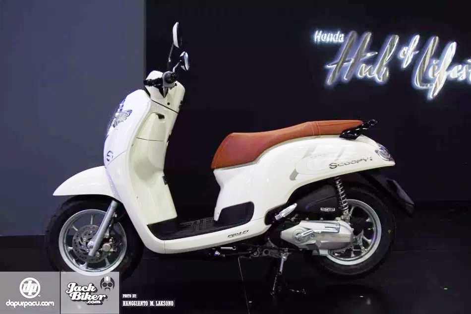 Honda Scoopy-i 2017 ra mat o Thai Lan hinh anh