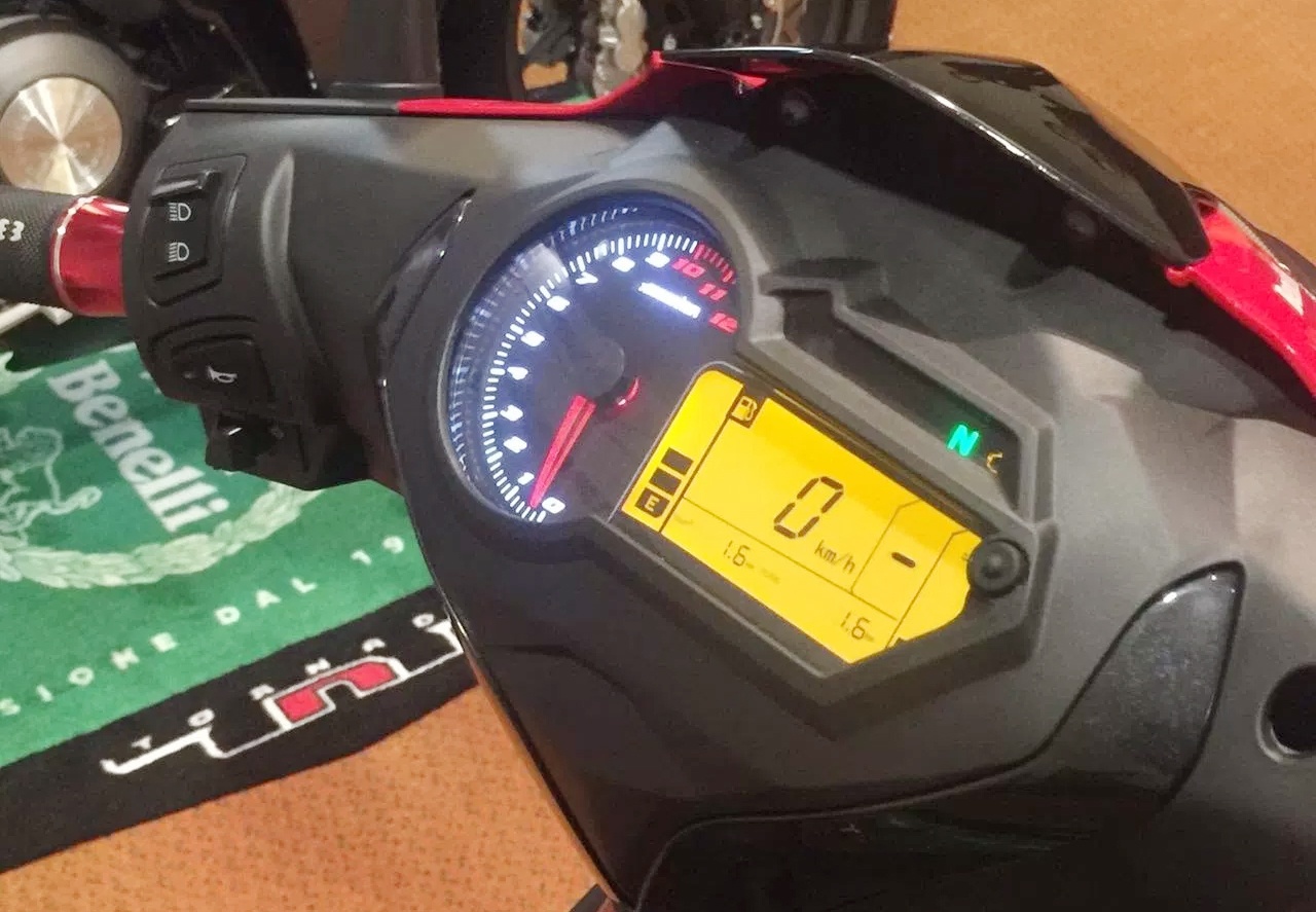 Benelli RFS150i 2017 ra mắt ở Malaysia ảnh 4 Benelli RFS150i 2017 ra mat o Malaysia anh 4