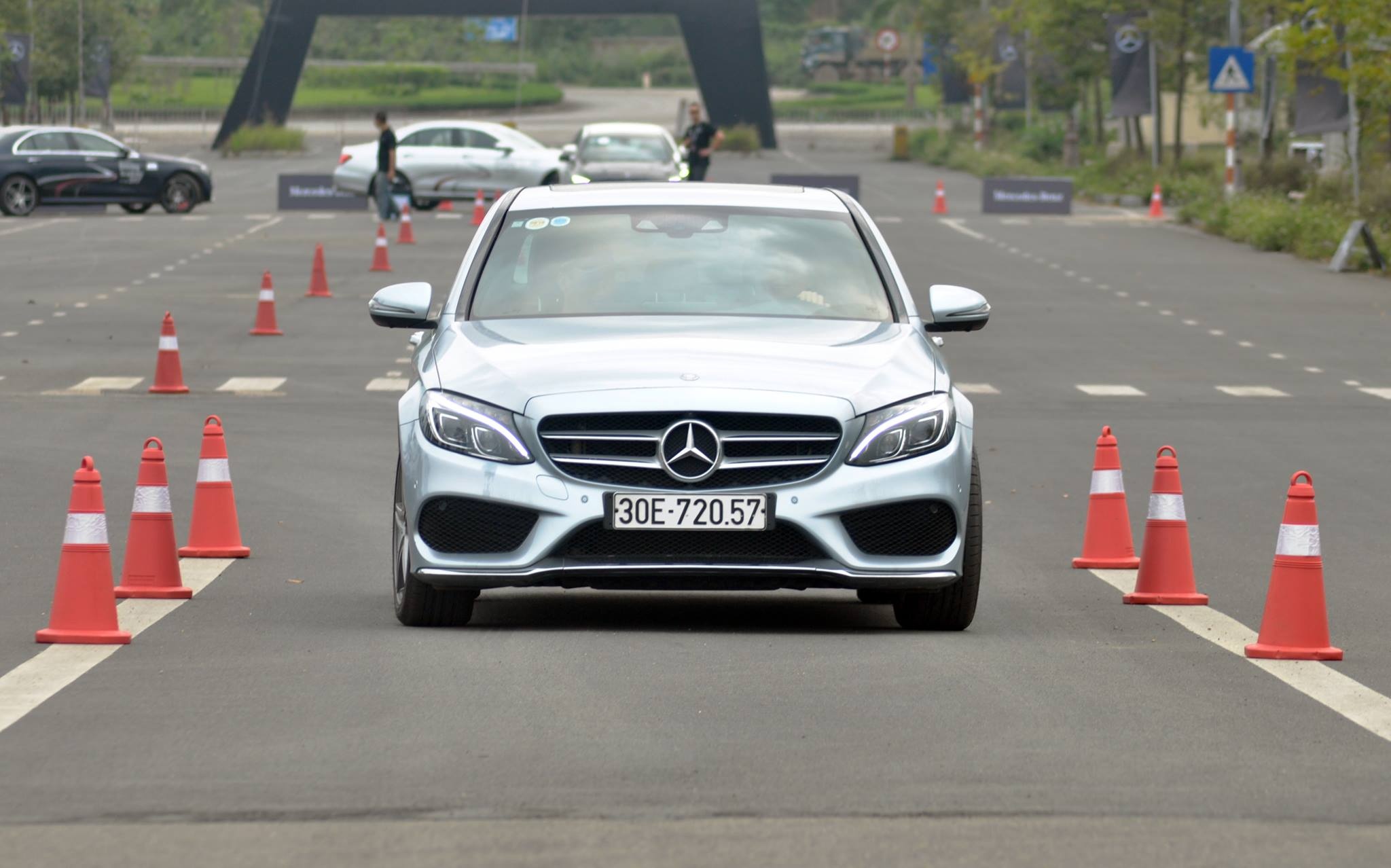 Dan Mercedes-Benz tu hoi o Ha Noi anh 5