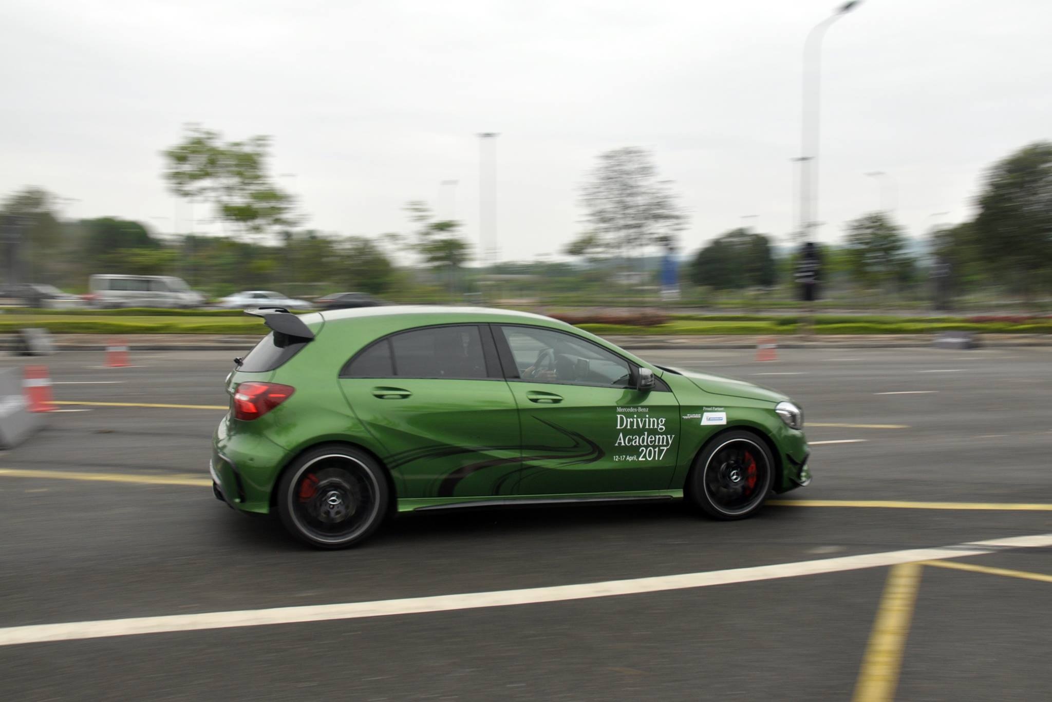 Dan Mercedes-Benz tu hoi o Ha Noi anh 4