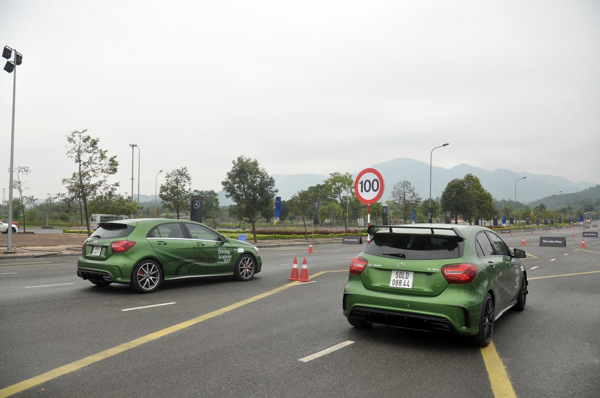 Dan Mercedes-Benz tu hoi o Ha Noi anh 3