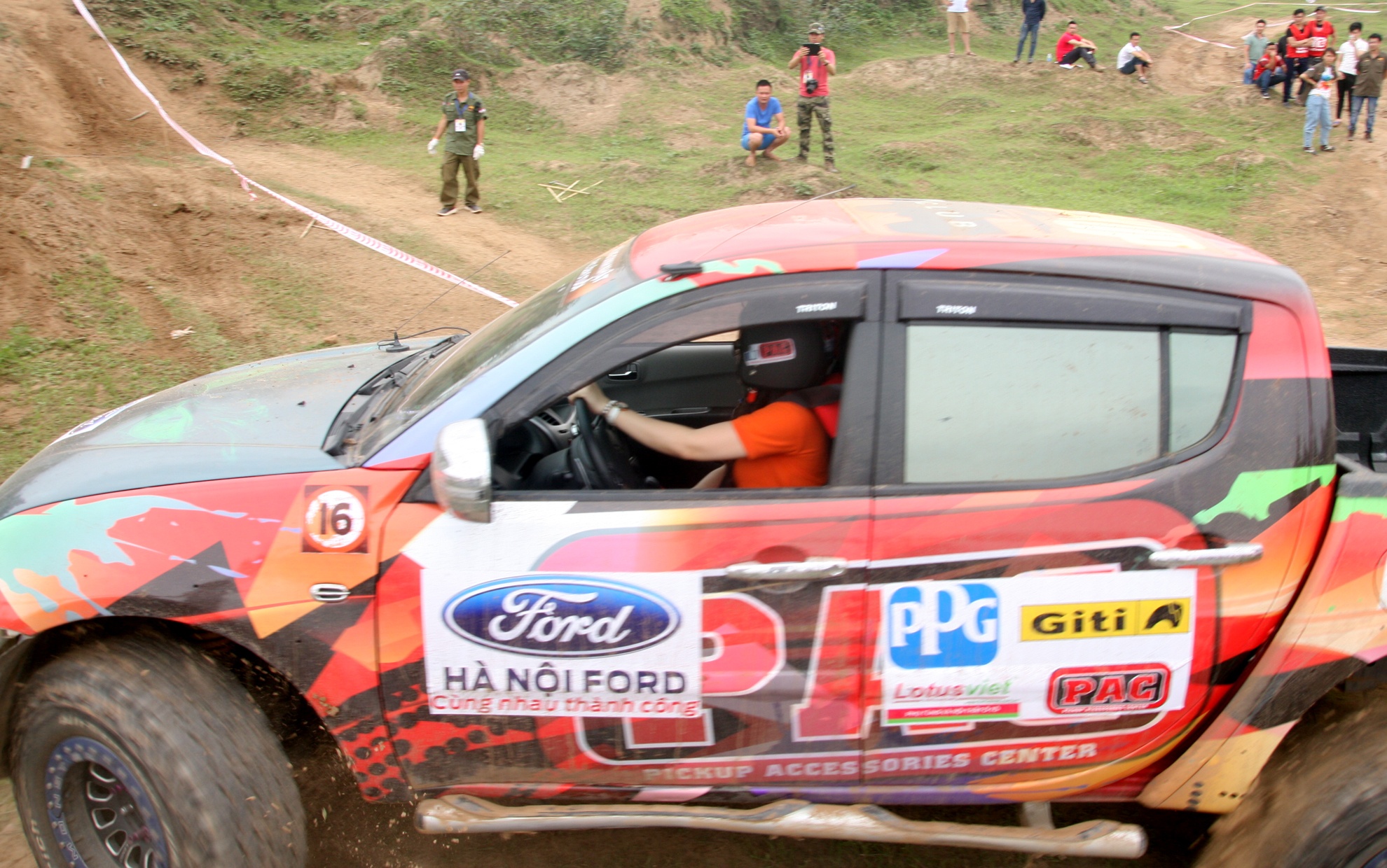 Ban tai off-road o Ha Noi anh 10