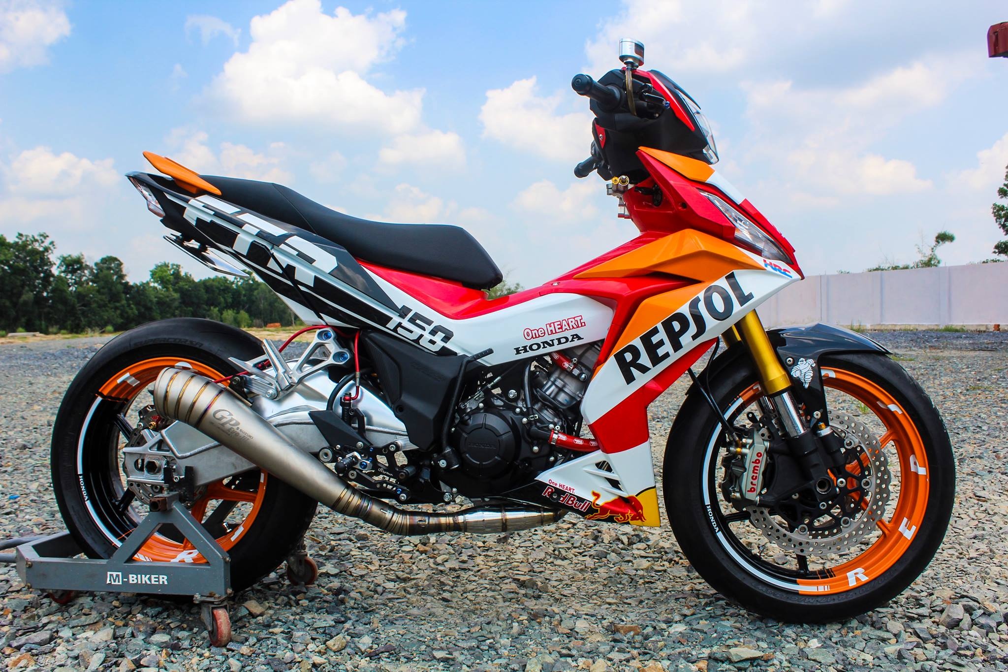 Honda Winner 150 do do choi khung cua biker Tay Ninh hinh anh