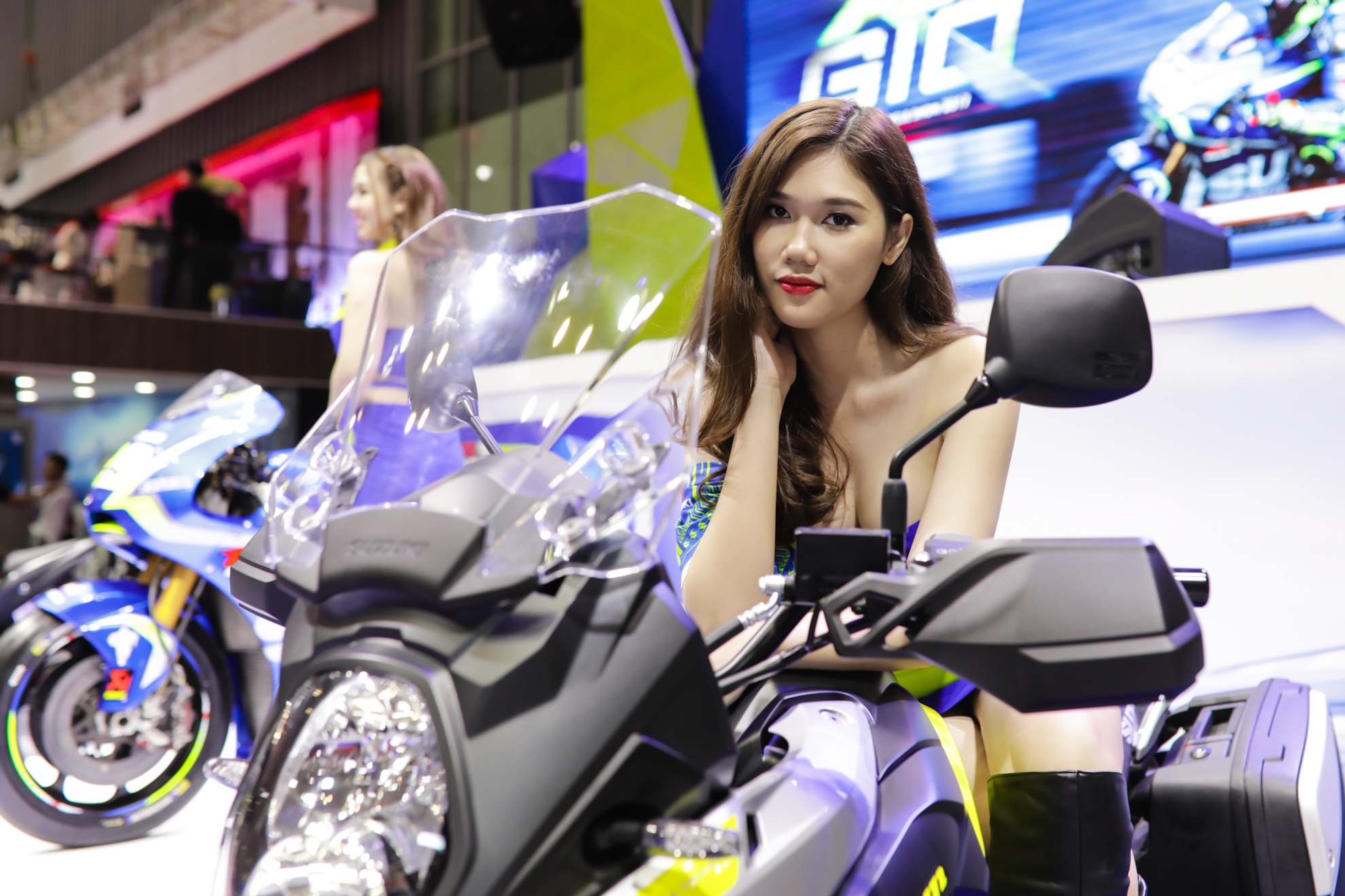 Nguoi dep o trien lam xe may Viet Nam anh 10