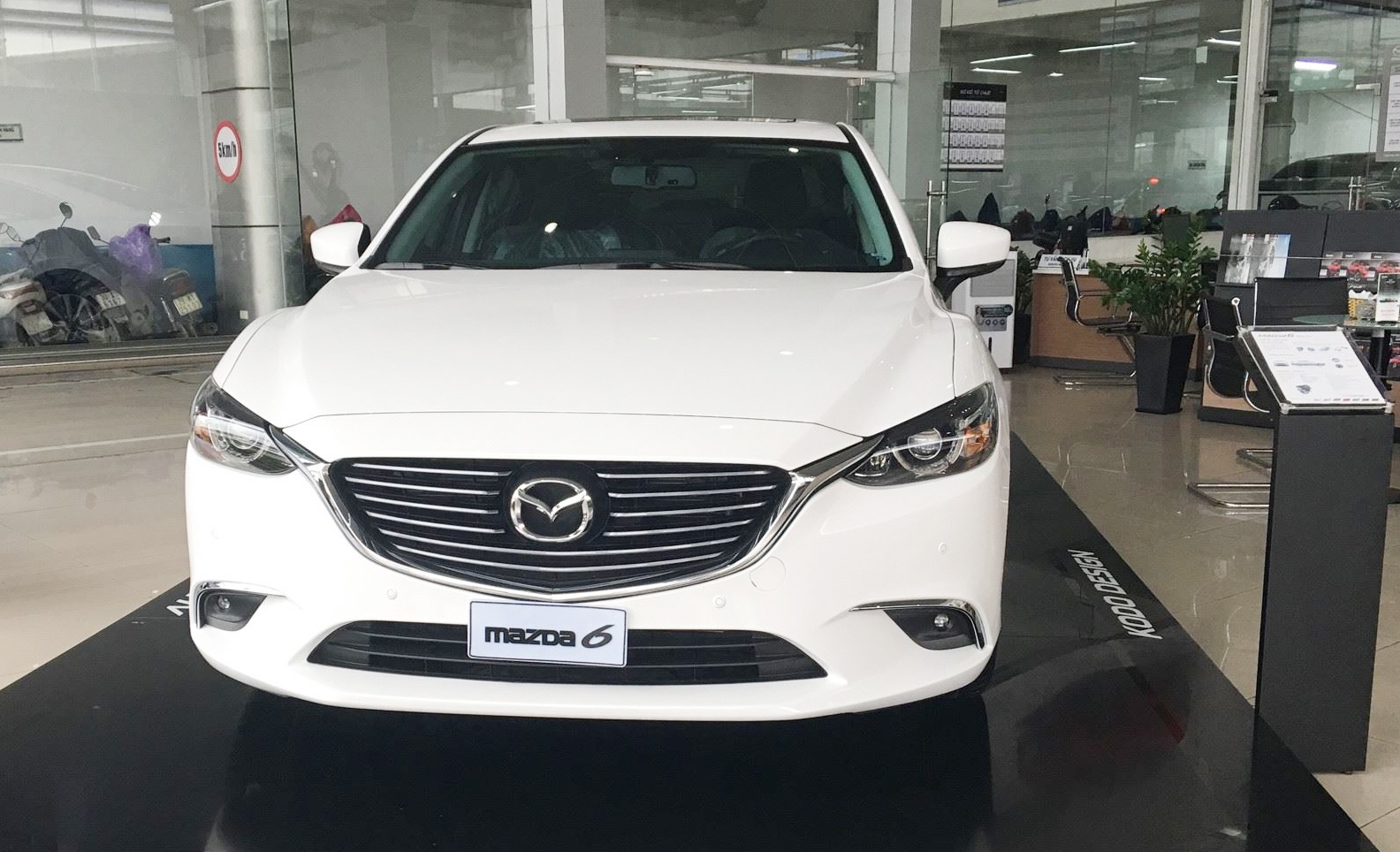 Nhieu mau oto tiep tuc giam gia manh trong thang 5 hinh anh