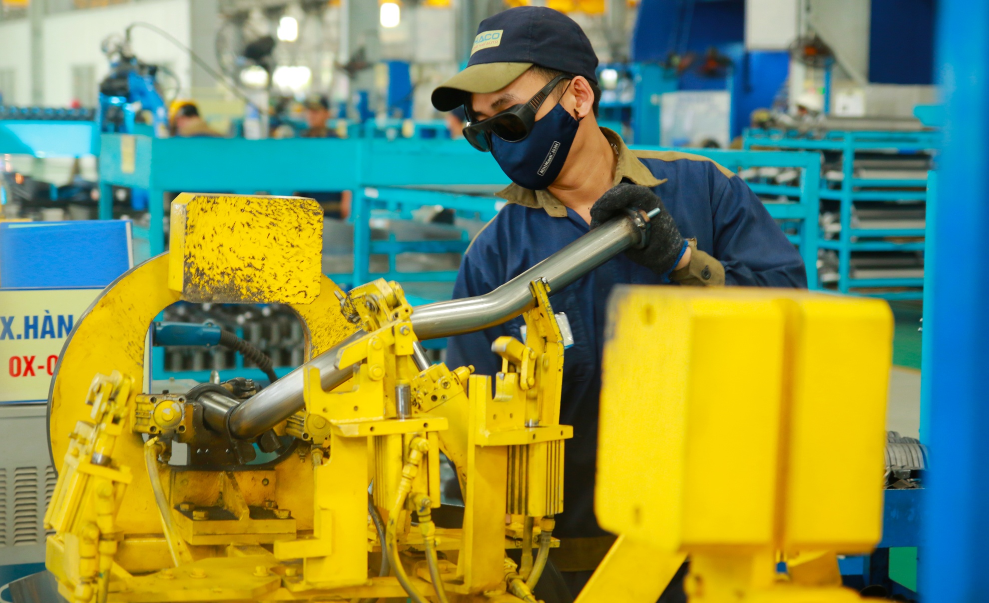 Xe Kia,  Mazda lap rap o Viet Nam the nao anh 13