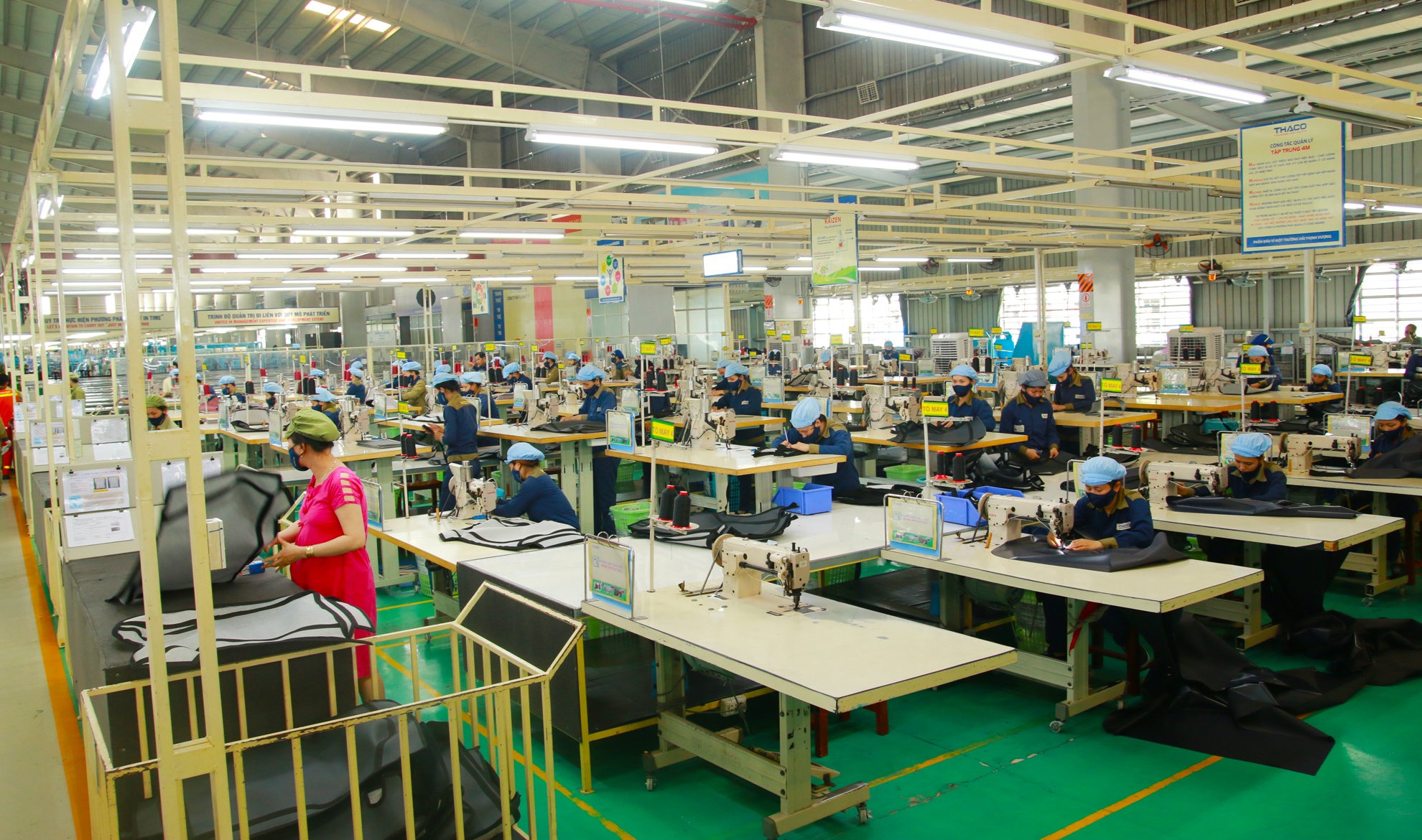 Xe Kia,  Mazda lap rap o Viet Nam the nao anh 15