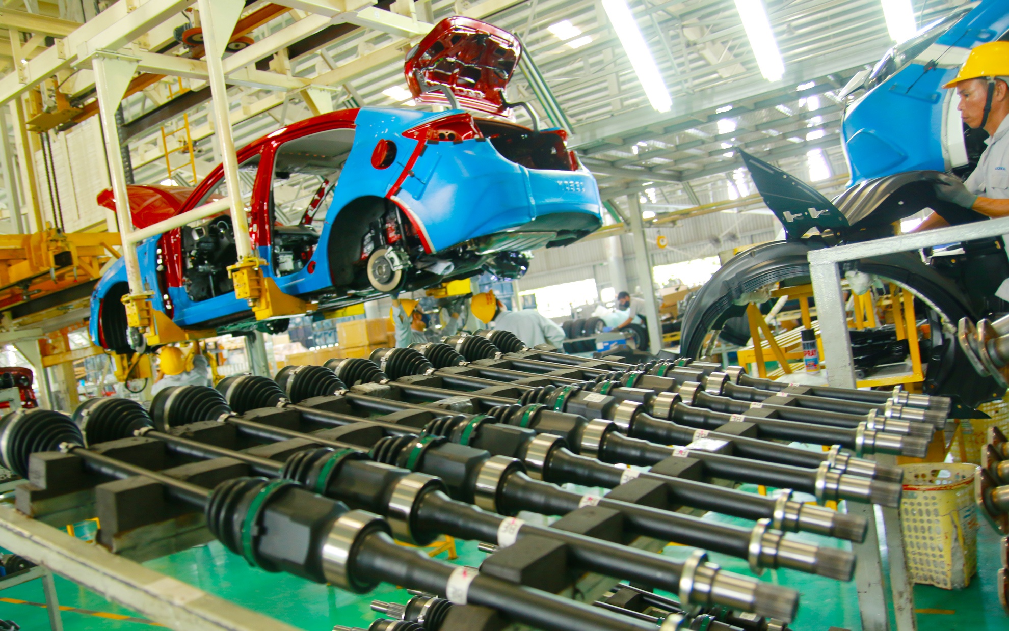 Xe Kia,  Mazda lap rap o Viet Nam the nao anh 7