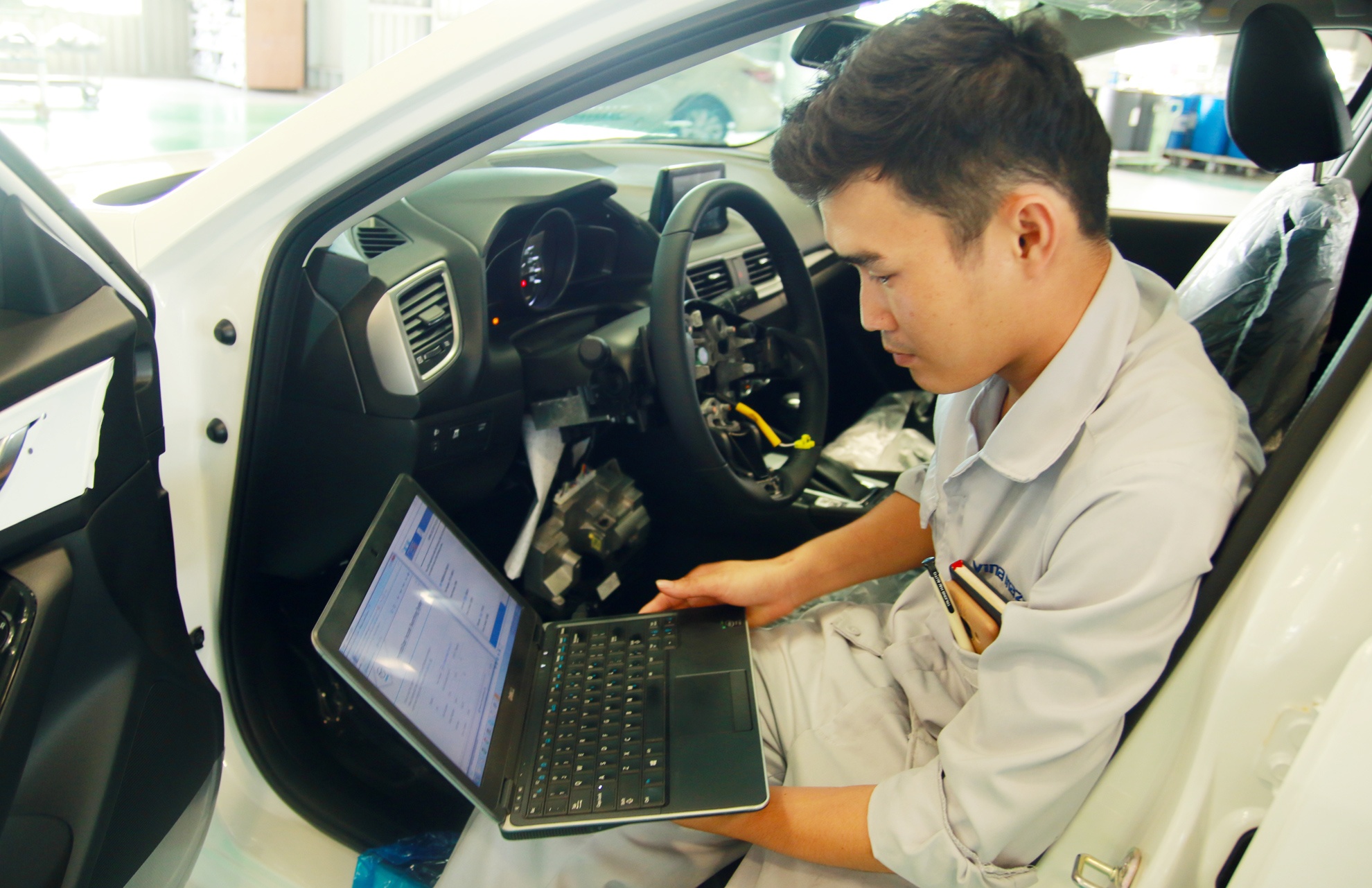 Xe Kia,  Mazda lap rap o Viet Nam the nao anh 8