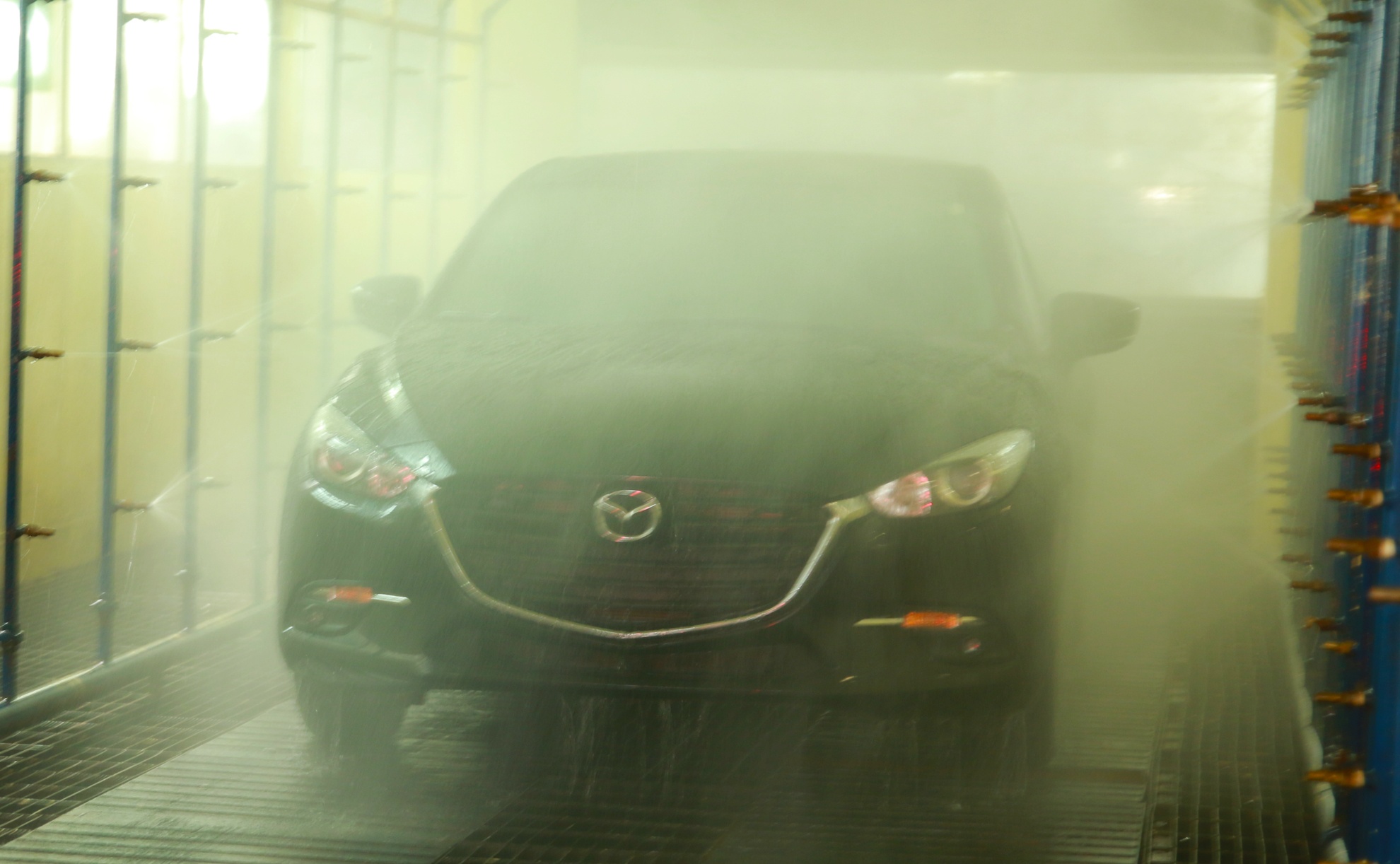 Xe Kia,  Mazda lap rap o Viet Nam the nao anh 9