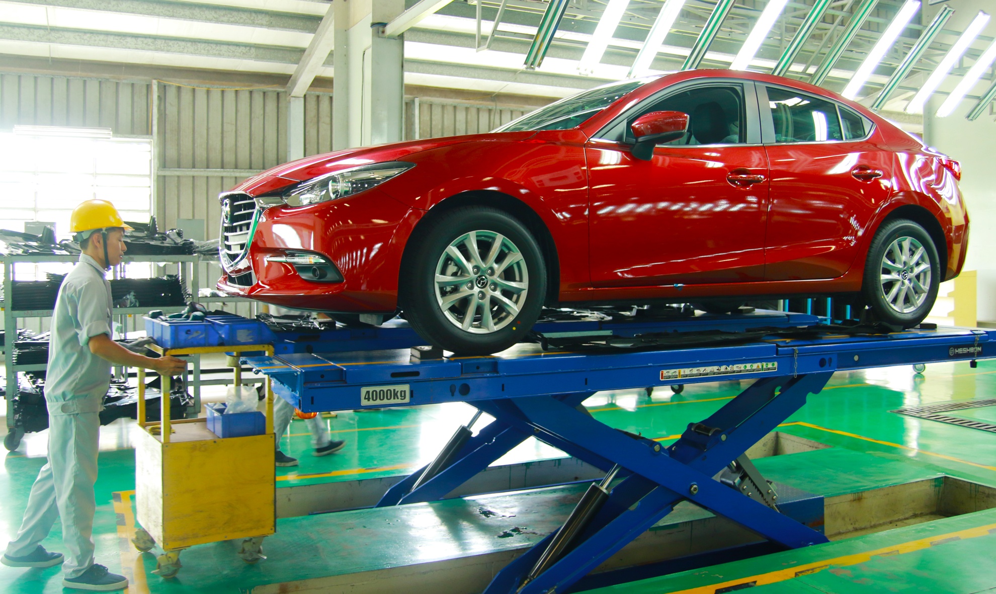 Xe Kia,  Mazda lap rap o Viet Nam the nao anh 10