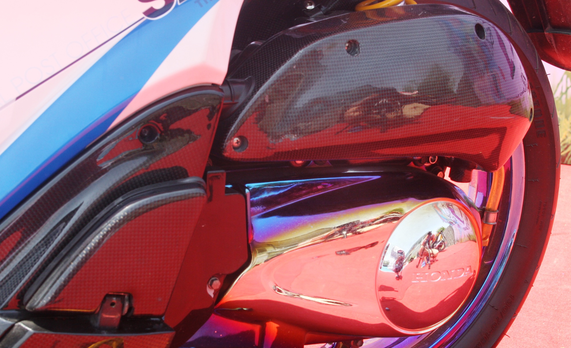 Honda SH do do choi khung cua biker Sai Gon anh 8