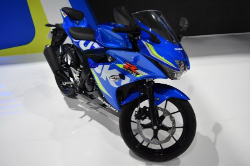 Suzuki GSX-R150 2017 tung chieu giu gia de canh tranh hinh anh