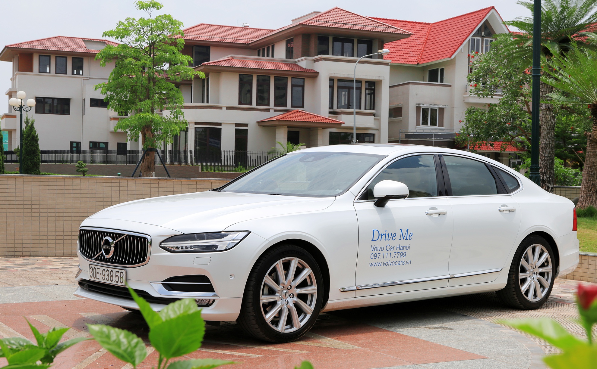 Volvo S90 Inscription - sedan co trung hang sang moi o Viet Nam hinh anh