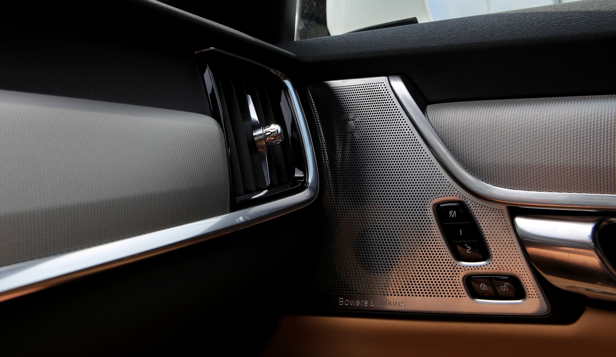 Volvo S90 Inscription ban chinh hang o Viet Nam anh 11